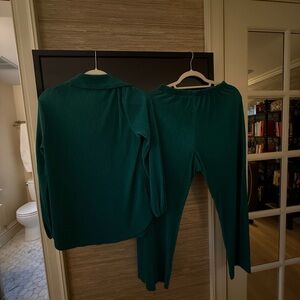 Ro & De Green Wide Leg Pants & Top Set